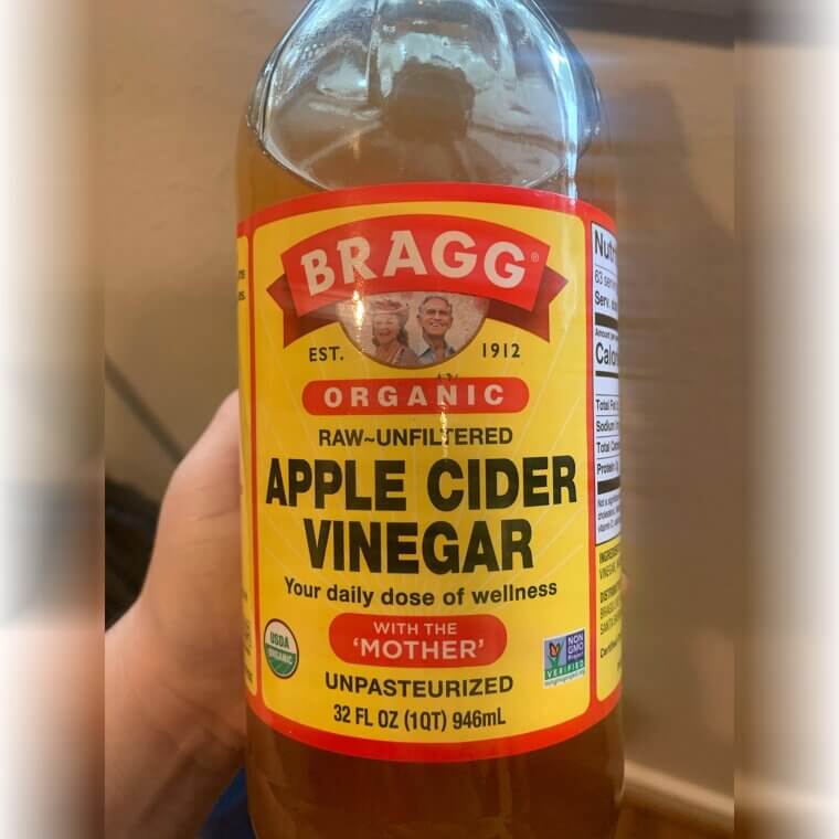 Deodorize Bathtub Drains With Apple Cider Vinegar and Baking Soda